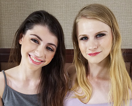 Charlotte and Chloe - Threeway