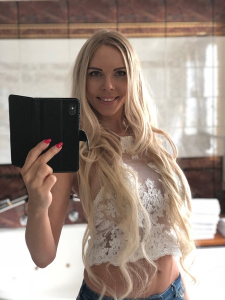 Florane Russell